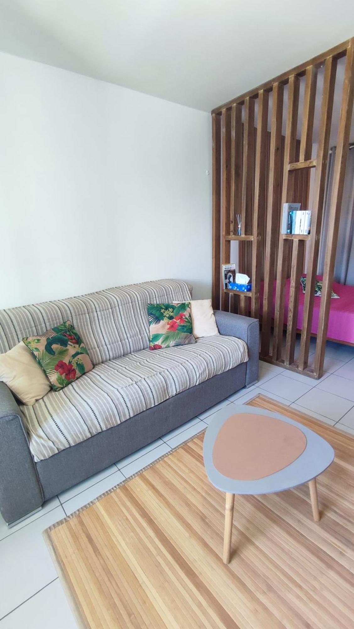 Les Franciseas Apartment Сен Жилс ле Бен Екстериор снимка