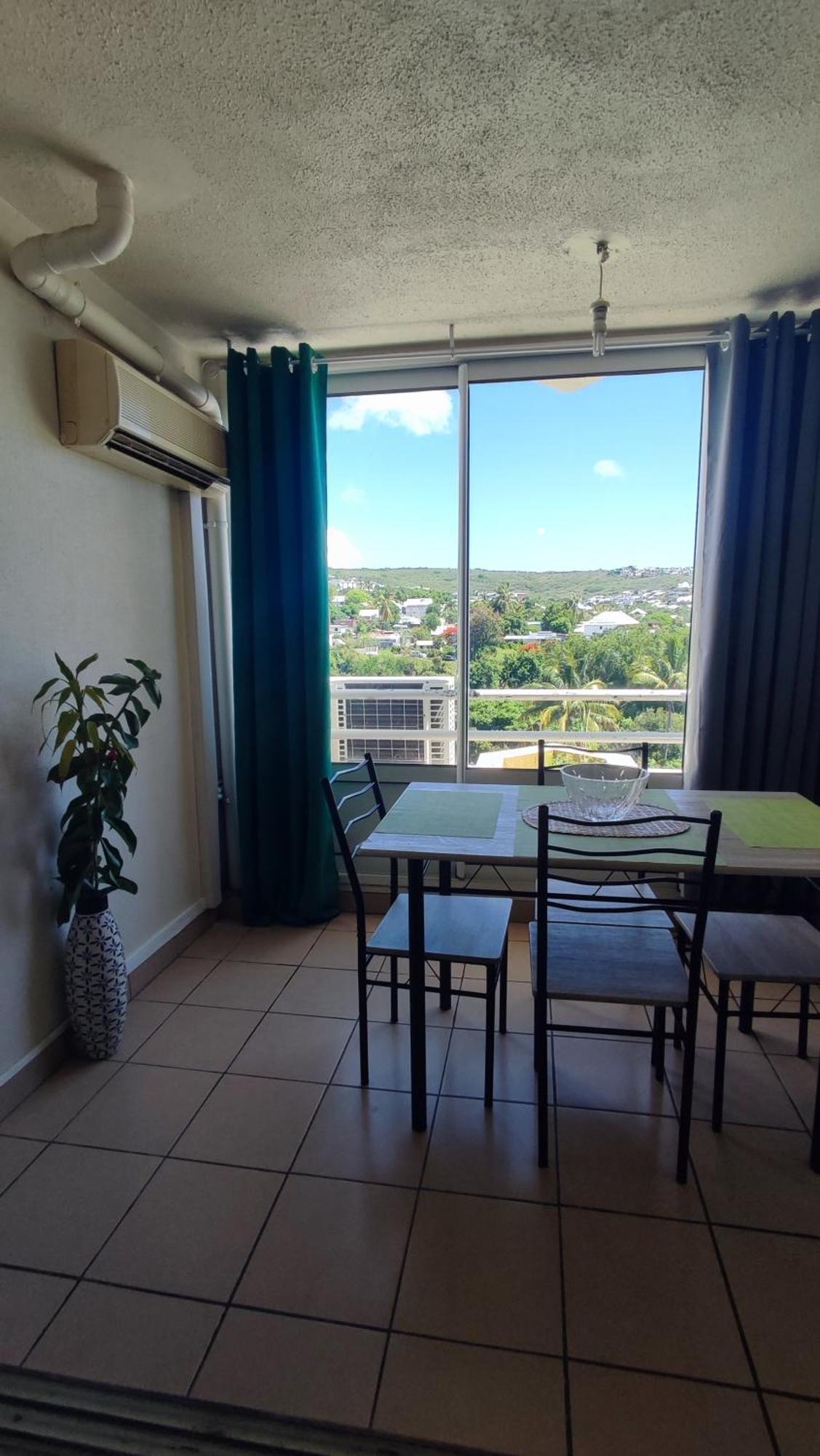 Les Franciseas Apartment Сен Жилс ле Бен Екстериор снимка